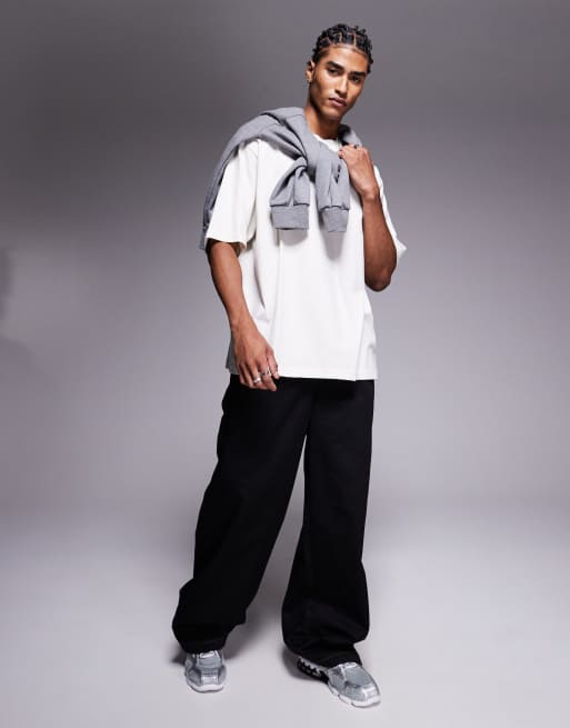 The North Face Essential Oversized Short Sleeve T-shirt in off white, 2 of 4
