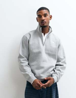 The North Face Essential Simple Dome relaxed 1/4 zip in grey