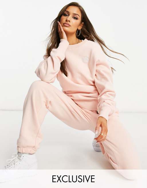 The North Face Essential sweats set in light pink Exclusive at