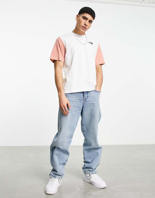 The North Face – Essential – T-Shirt im Farbblockdesign in Weiß, exklusiv bei ASOS, 3 von 4