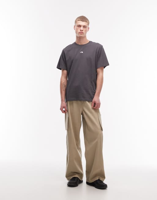 The North Face - Essential - T-shirt met logo in het midden in donkergrijs, 2 van 5