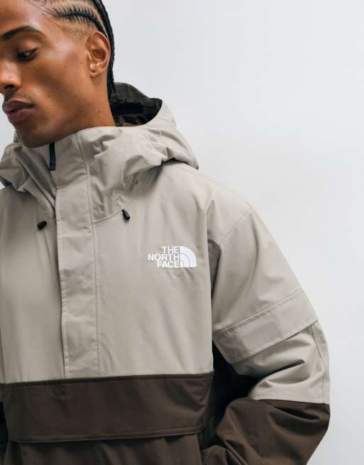The North Face Everyday Anorak in Steinweiß und Dunkelbraun, 2 von 5