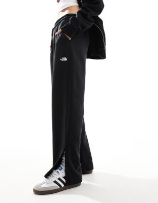 Evolution fleece track pants in black