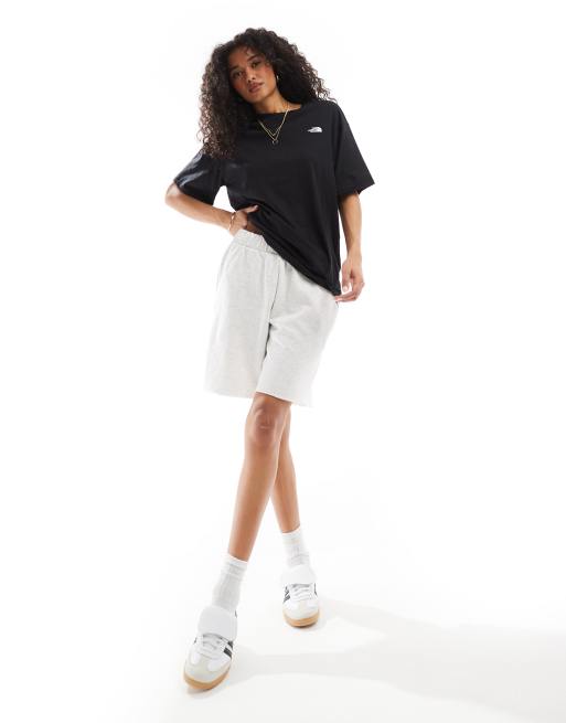 The North Face Evolution oversized T-shirt in black, 3 of 4