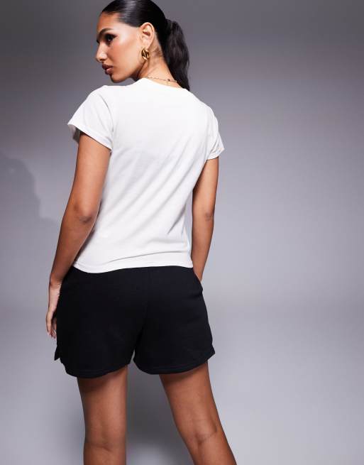 The North Face Evolution shorts in black, 3 of 5
