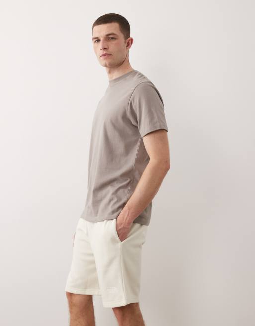 The North Face Evolution Simple Dome shorts in cream, 3 of 5