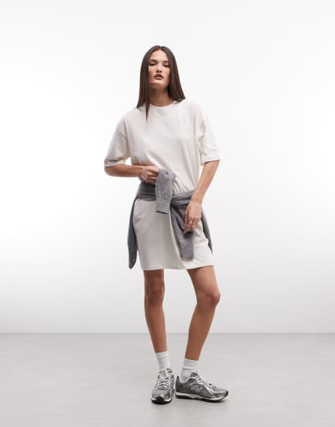 The North Face – Evolution Simple Dome – T-Shirt-Kleid in Wollweiß mit Logo - view 1