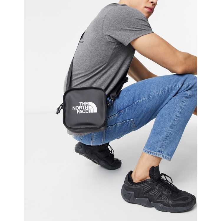 The North Face Explore Bardu II Schwarze Tasche ASOS