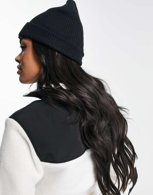 The North Face Explore beanie in black , 2 of 4