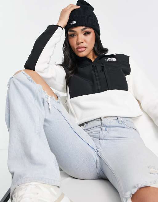 The North Face Explore beanie in black , 4 of 4