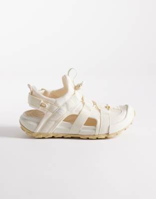  Explore Camp sandal in off white
