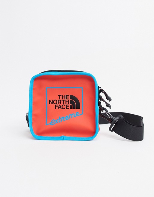 The North Face Extreme Bardu bag II in red