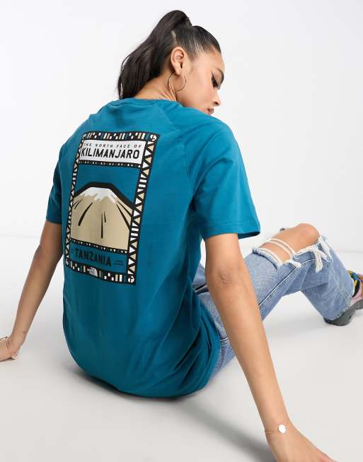 The North Face – Faces – Turkos t-shirt i boyfriendmodell med Kilimanjaro-tryck baktill