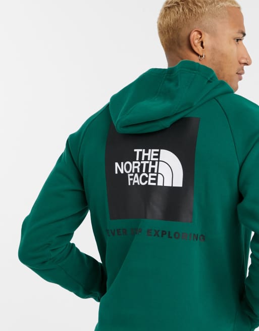 The North Face Felpa verde con cappuccio maniche raglan e dettaglio squadrato rosso