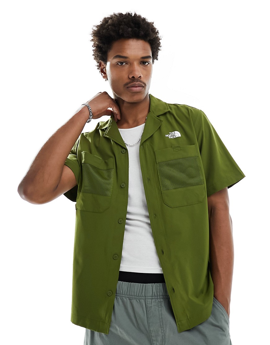The North Face First mesh pocket short sleeve shirt in olive-Green