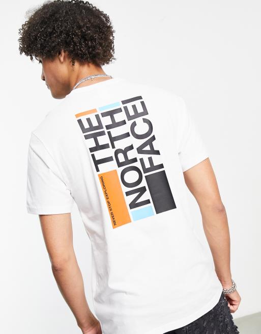 The North Face – Flag 2 – Biały T-shirt z nadrukiem na plecach – Tylko w ASOS