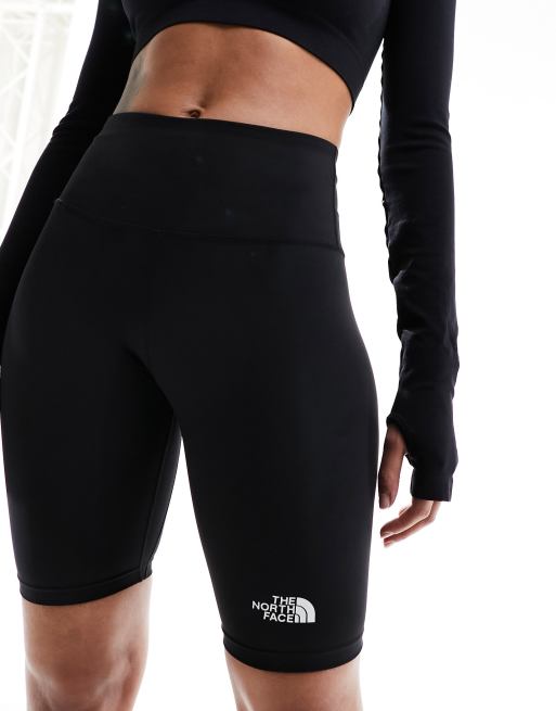 The North Face Flex logo legging shorts in black, 3 of 5