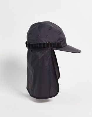 The north Face Flyweight Sunshield 5 Panel sun hat in black