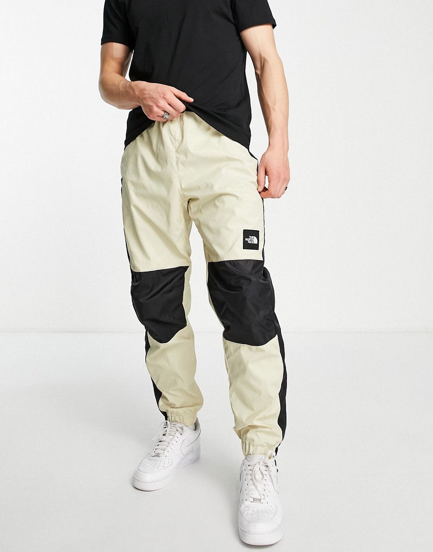 The North Face Galahm track sweatpants in beige-Neutral