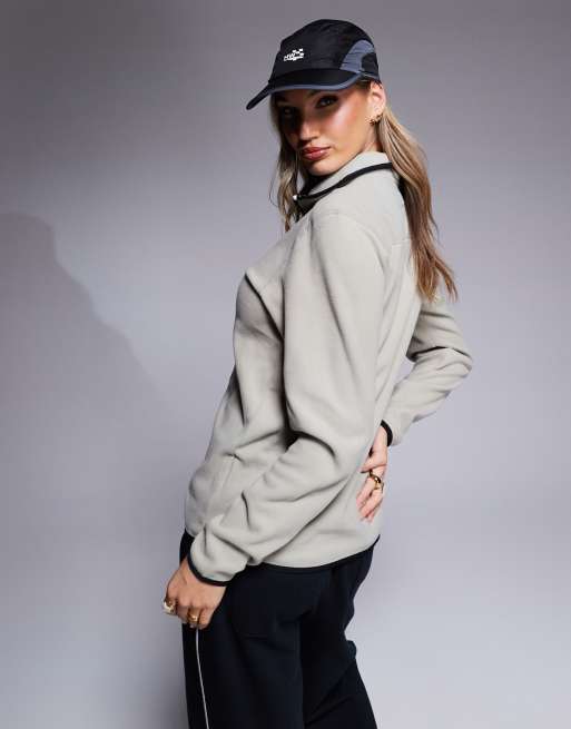 The North Face Glacier 1/4 zip central logo fleece in grey, 3 of 4