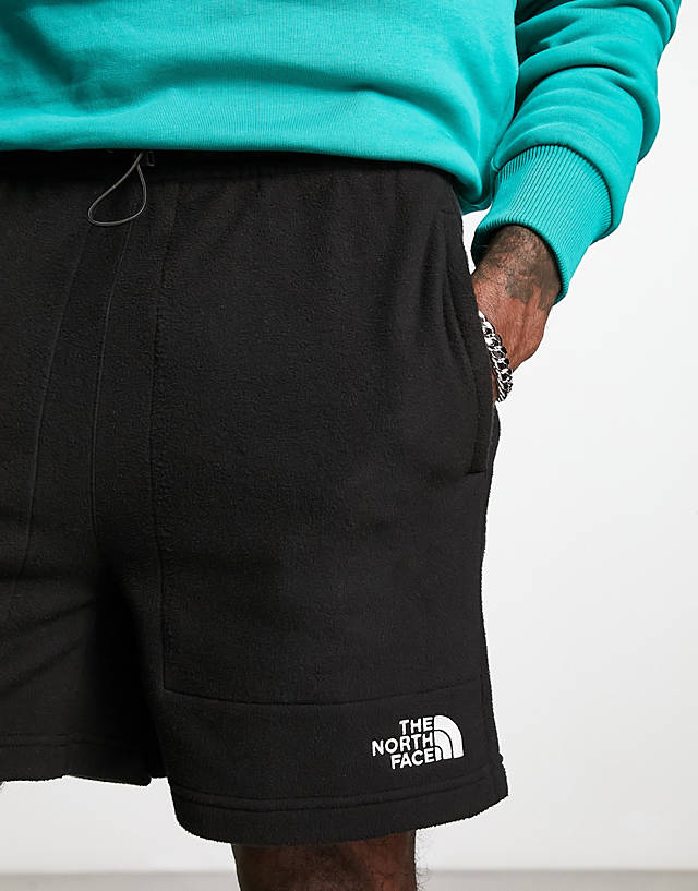 The North Face - glacier fleece shorts in black exclusive at asos