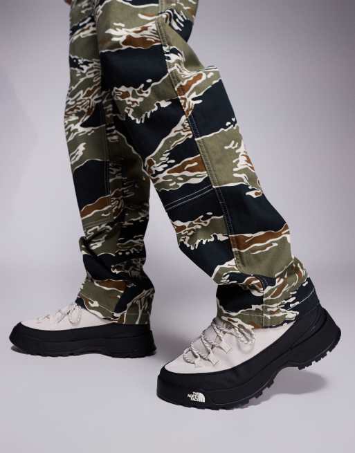 The North Face Glenclyffe Urban Low Boots in white and black, 3 of 4