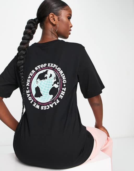 The North Face - Globe Sketch - T-shirt nera con stampa sul retro - In esclusiva per ASOS