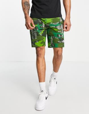 The North Face Graphic Light shorts in camo - ASOS Price Checker