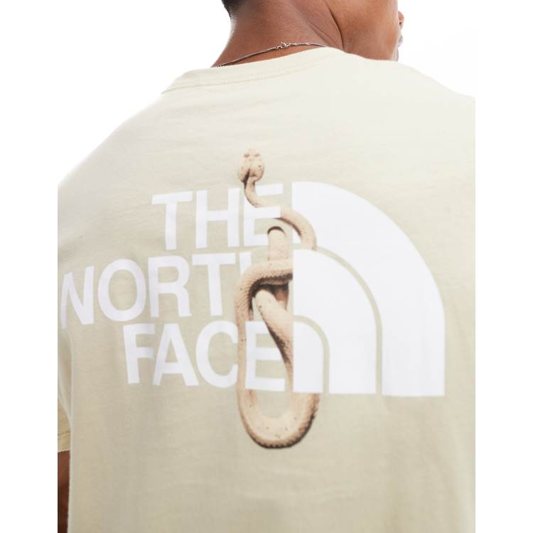 【THE NOTRH FACE】 M'S EVERGREEN S/S R/TEE‐BEIGE The North Face Graphic snake Tee in beige | ASOS