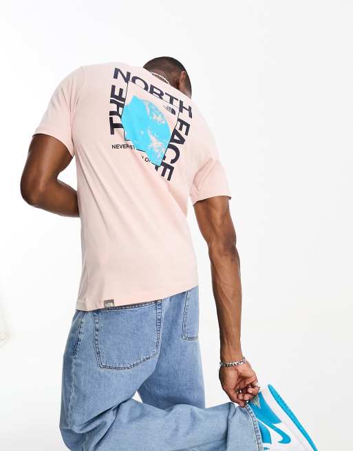 The North Face - Half Dome Photo - T-shirt met print op de achterkant in lichtroze, exclusief bij ASOS