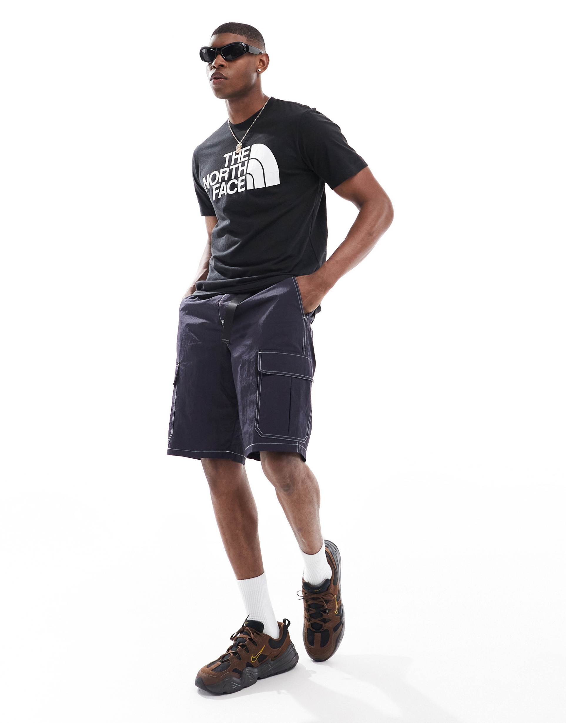 the north face half dome t-shirt in black