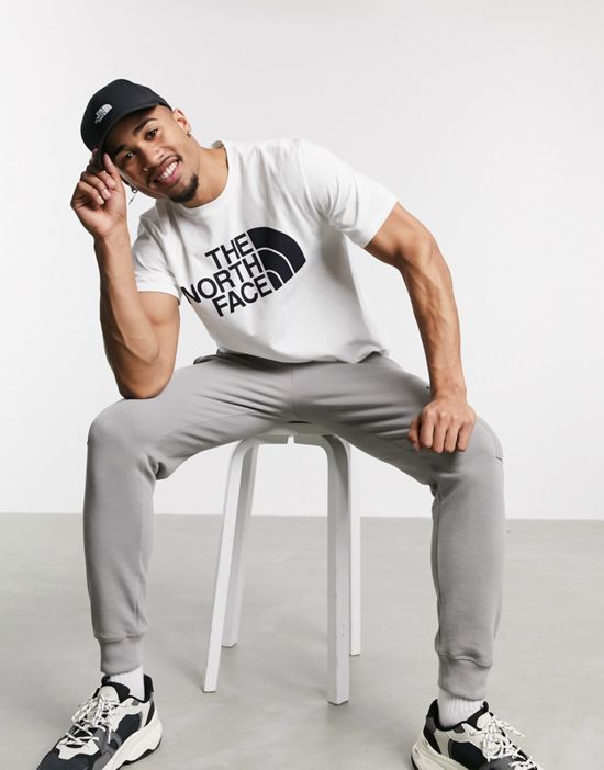 https://images.asos-media.com/products/the-north-face-half-dome-t-shirt-in-white/22146325-1-tnfwhite?$n_550w$&wid=550&fit=constrain