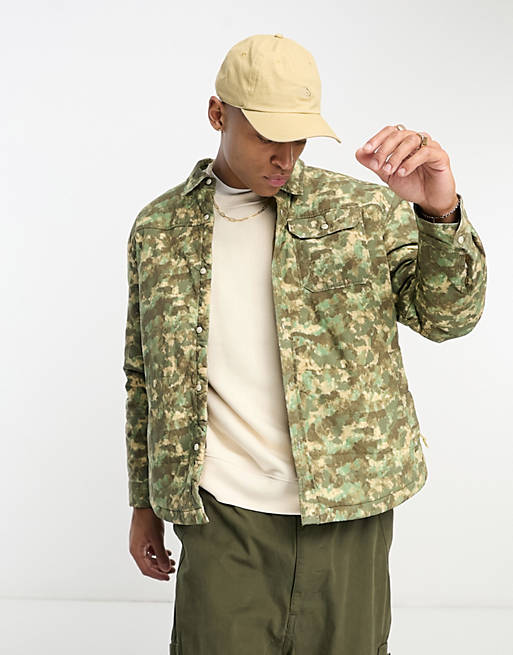 https://images.asos-media.com/products/the-north-face-heritage-m66-insulated-shirt-jacket-in-camo/204489637-2?$n_640w$&wid=513&fit=constrain