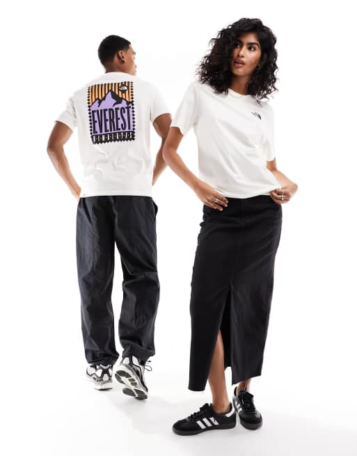 The North Face – Himalaya Sky – T-Shirt in Wollweiß mit Rückenprint, exklusiv bei ASOS