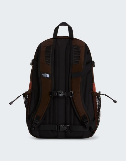 The North Face Hot Shot Rucksack – Special Edition in Dunkelkastanie/Kupfer, 3 von 4