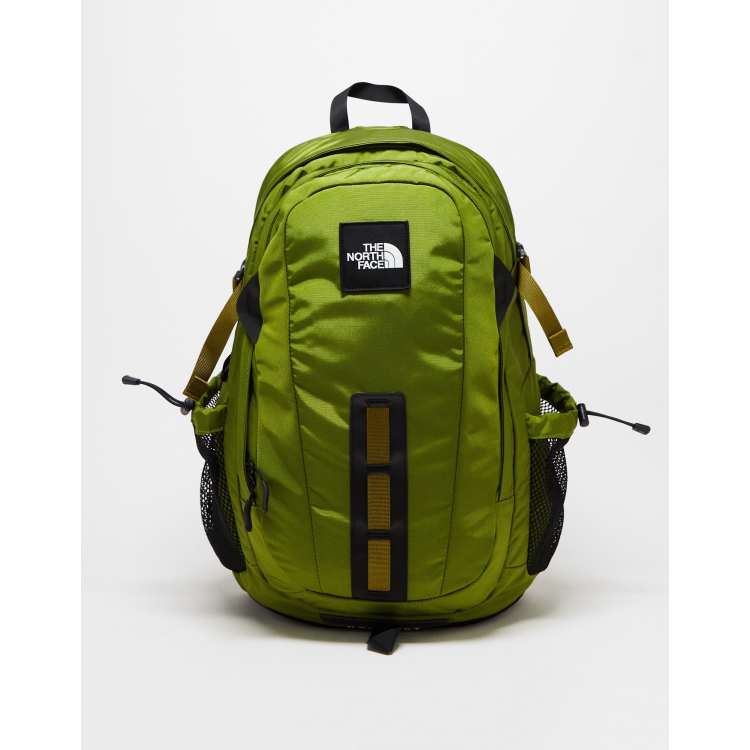 The North Face – Hot Shot – Zielony plecak: 30 l | ASOS