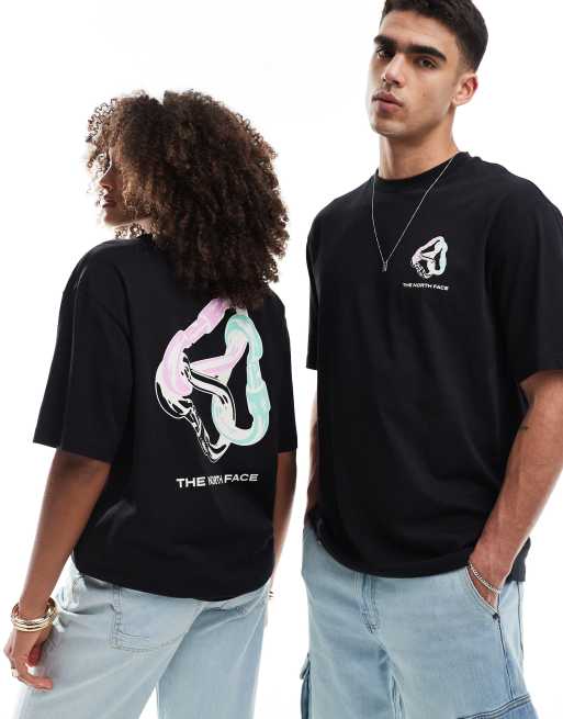 The North Face Interlock Carabiner back print oversized t-shirt in black, 4 of 4