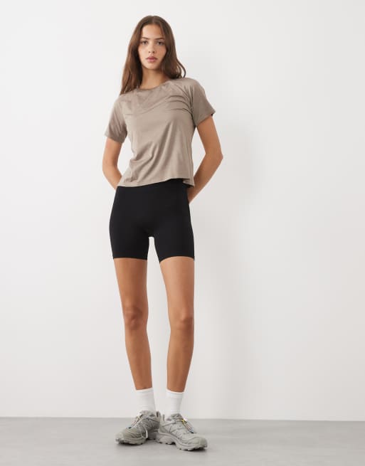 The North Face Jaida t-shirt med korta ärmar i melerad grå, 2 av 4