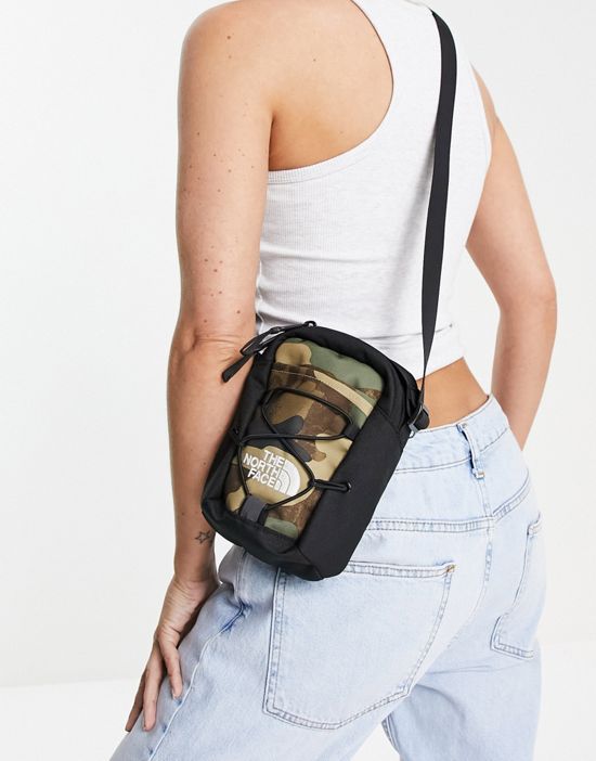 https://images.asos-media.com/products/the-north-face-jester-crossbody-bag-in-camo/201826182-3?$n_550w$&wid=550&fit=constrain
