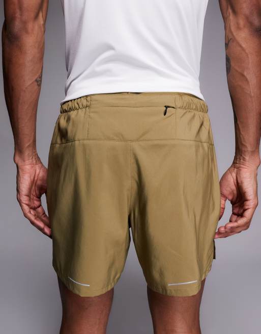 The North Face - Lightbright - 2-in-1 short van 5 inch in lichtbruin, 5 van 5