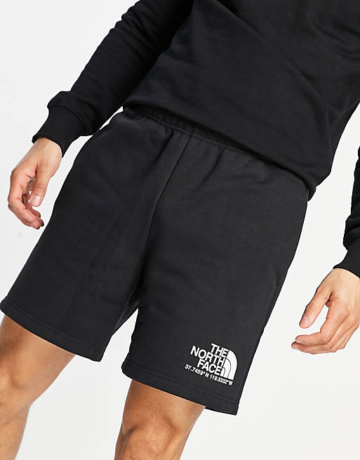 The North Face Logo + shorts in black