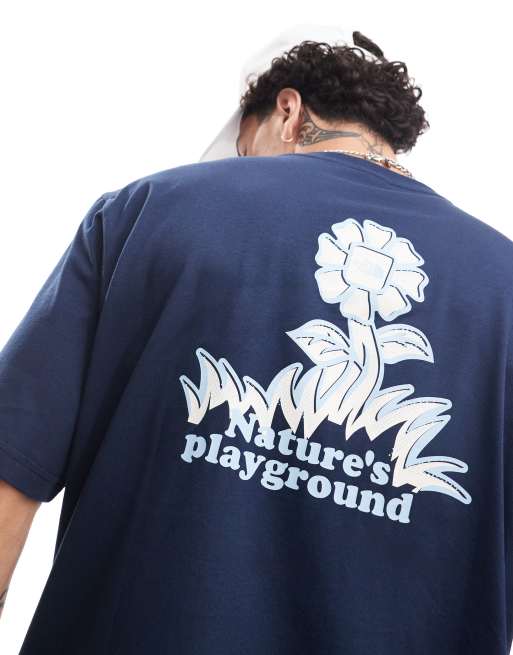 The North Face – Marinblå t-shirt i oversize med blomtryck baktill – Endast hos ASOS, 2 av 4