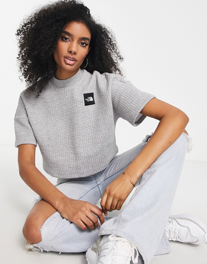 The North Face Mhysa Quilted t-shirt in grey