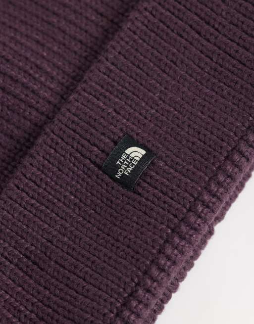 The North Face mini box logo beanie in burgundy, 2 of 3