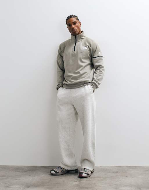 The North Face Mountain Atheltics 1/4 zip fleece i grå, 2 af 5