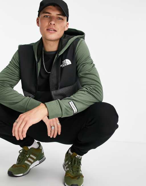 The North Face – Mountain Athletic – Kakigrön vindjacka i överlager-design