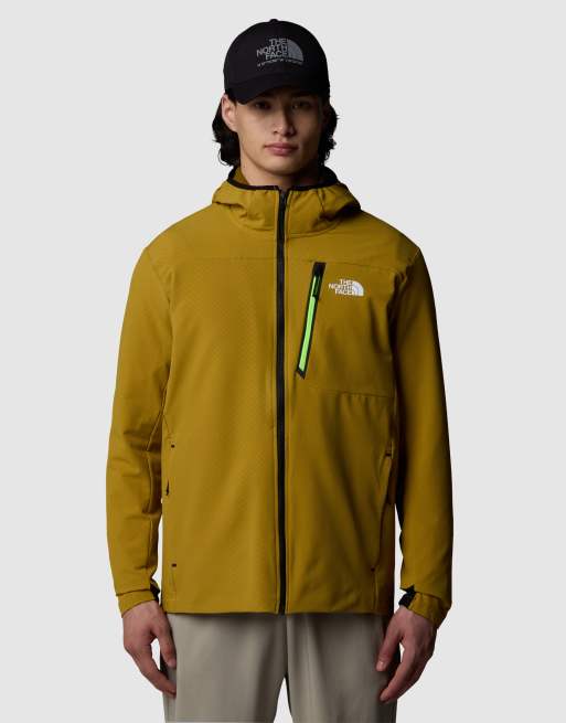 The North Face – Mountain Athletics – Softshelljacke in Ambergrün