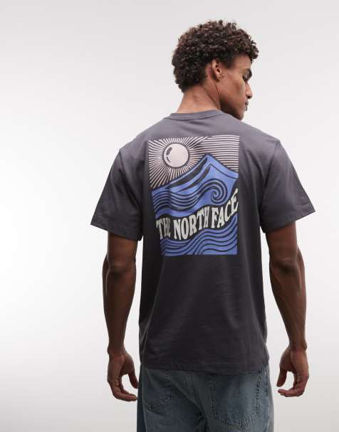The North Face - Mountain Escape - Ruimvallend T-shirt met print op de achterkant in grijs - view 1