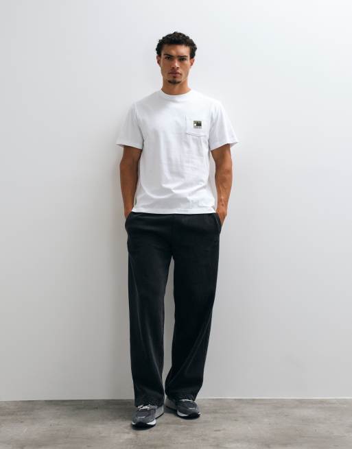 The North Face Mountain logo relaxed t-shirt in white, 2 of 5