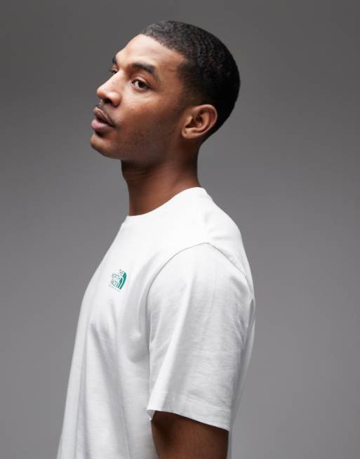 The North Face - Mountain Scribble - T-shirt met print op de achterkant in wit, 4 van 5